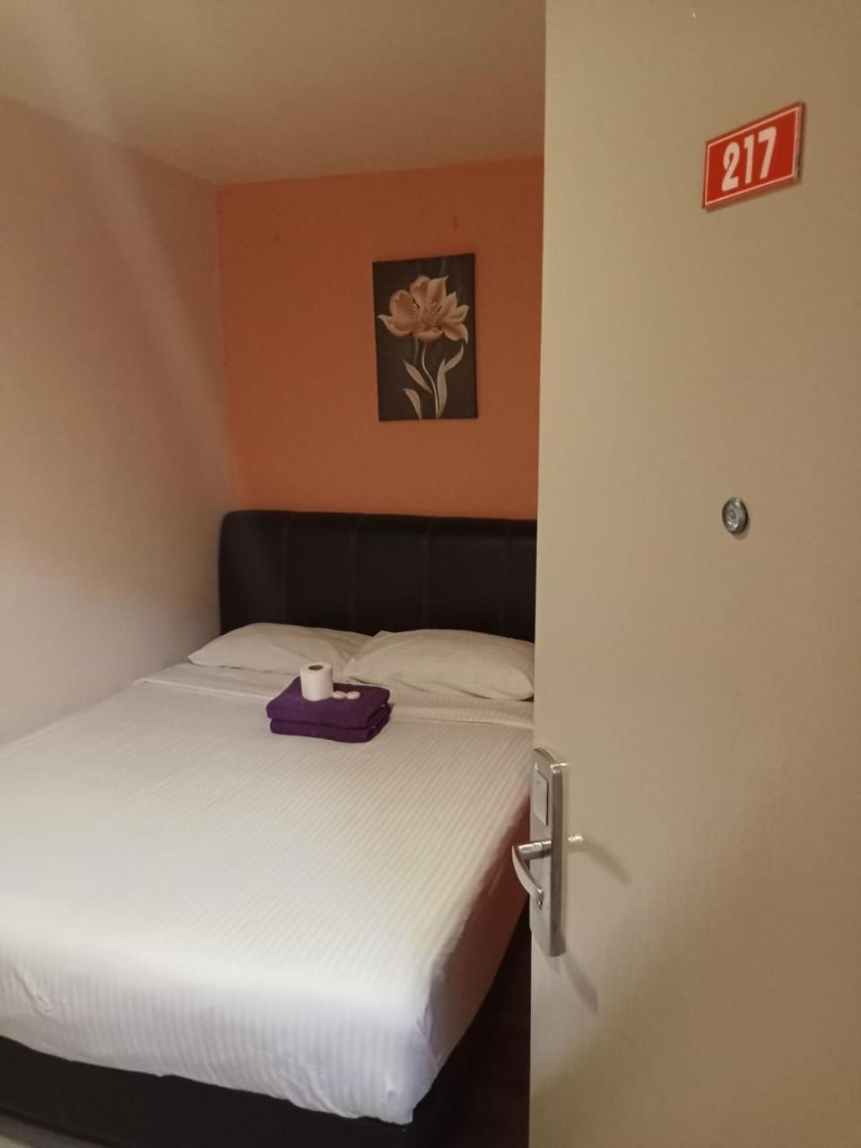 33 Star Hotel By The Awinka Group Of Management Kuala Lumpur Ngoại thất bức ảnh